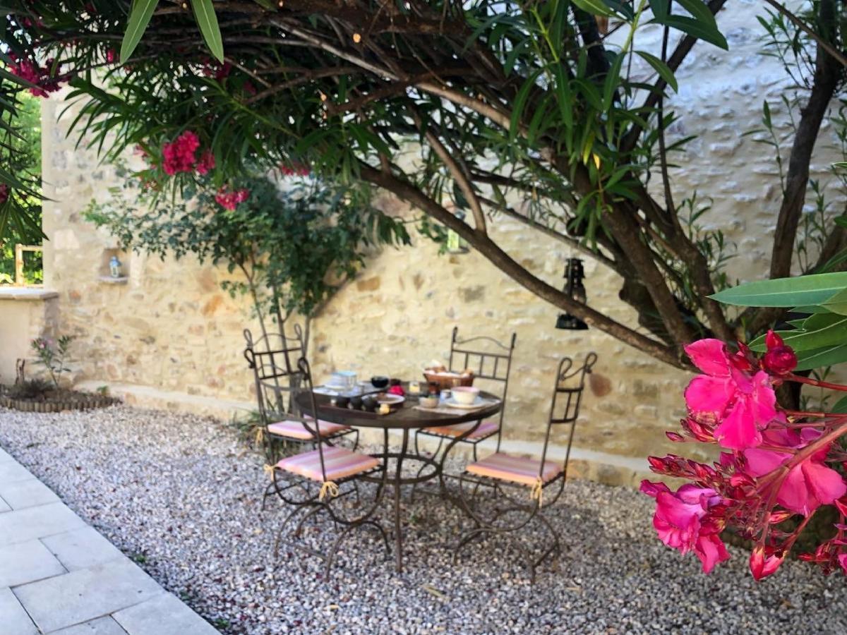 Maison Des Bourgades Saint-Julien-de-Peyrolas Ngoại thất bức ảnh