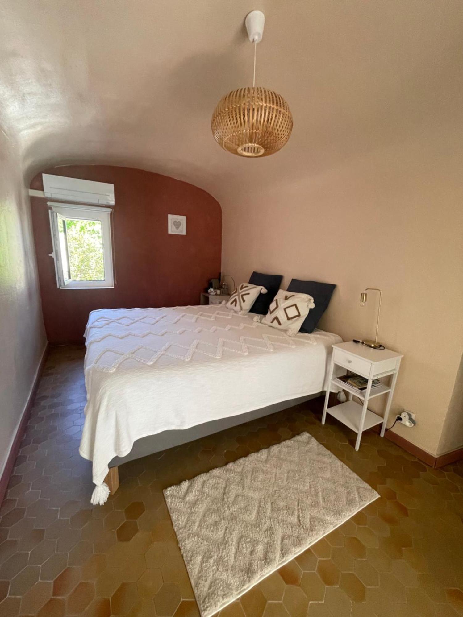 Maison Des Bourgades Saint-Julien-de-Peyrolas Ngoại thất bức ảnh
