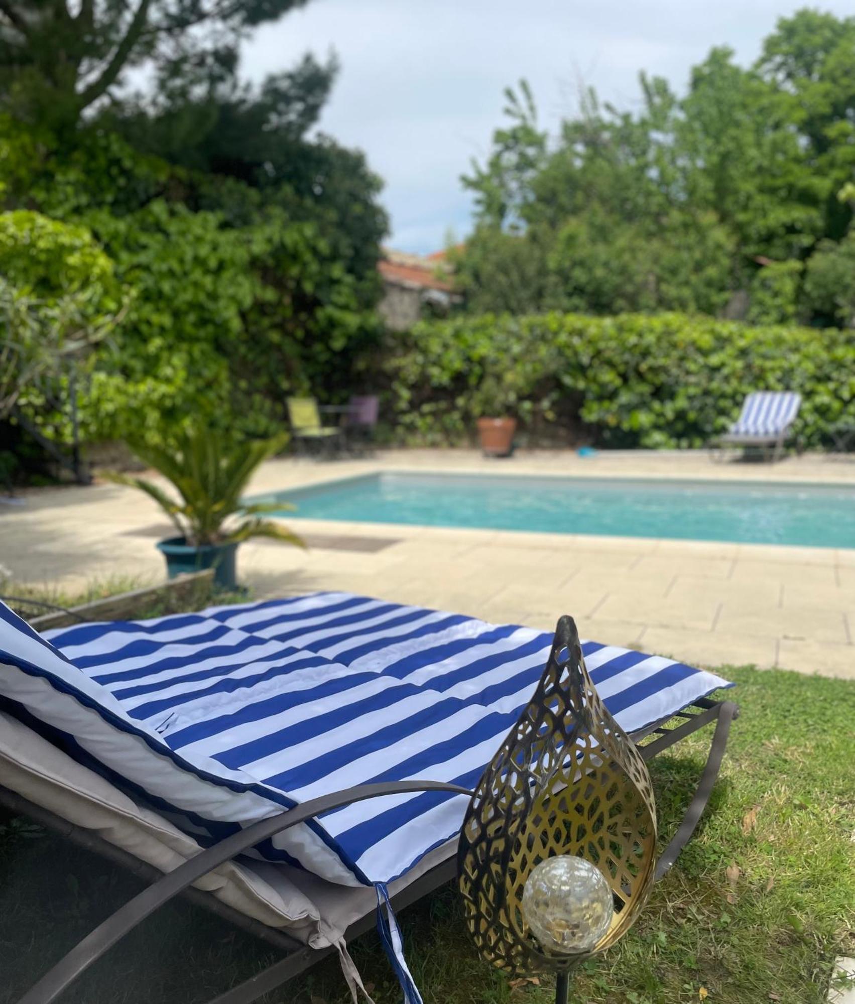 Maison Des Bourgades Saint-Julien-de-Peyrolas Ngoại thất bức ảnh